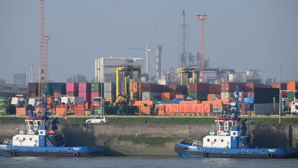 <p>Im Hafen von Antwerpen wartet eine umstrittene Lieferung.</p>