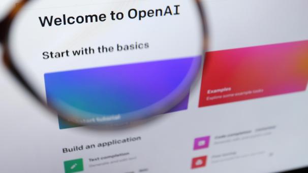<p>„Welcome to OpenAI“ steht auf der Homepage von ChatGPT.</p>