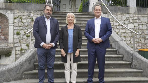 <p>Luc Gillard, Katty Firquet und Ministerpräsident Oliver Paasch (von links) bei ihrem Treffen in Eupen</p>