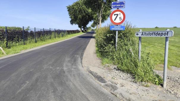 <p>Die Straße „Auf der Leu“ in Medell wurde auf einer Länge von 430 Metern erneuert. Foto: Allan Bastin</p>