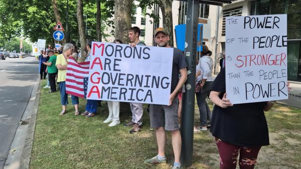 <p>Kritik an Trumps Kurs: US-Demokraten protestierten vor Botschaft in Brüssel.</p>
