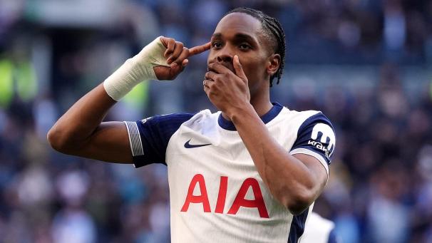 <p>Mathys Tel behält das Tottenham-Trikot weiter an.</p>