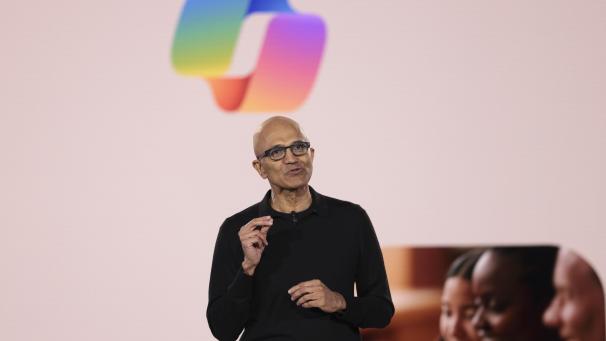 <p>Satya Nadella, Vorstandsvorsitzender und CEO von Microsoft, spricht während einer Präsentation des KI-Assistenten Copilot.</p>
