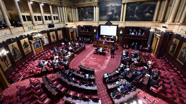 <p>Das Kernkabinetthat sich offenbar auf die Abschaffung des Senats geeinigt.</p>