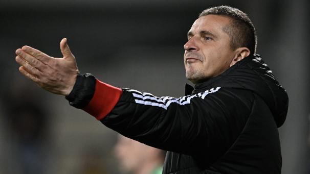 <p>Ab kommender Woche scheucht AS-Trainer Mersad Selimbegovic seine Schützlinge wieder über den Rasen.</p>