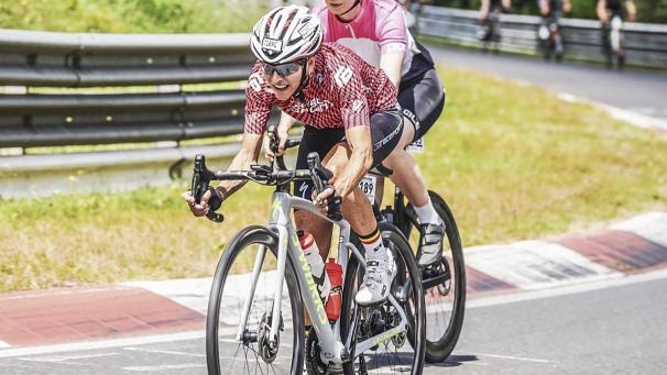 <p>Für Rita Zinnen (hier bei „Rad am Ring“ 2024) lief bei der EM in den französischen Alpen längst nicht alles nach Plan, trotzdem gewann sie Bronze.</p>