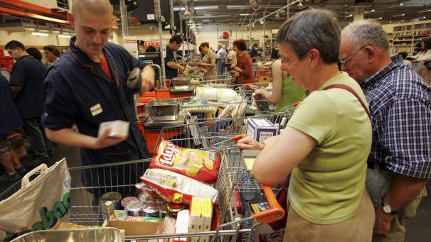 <p>Supermärkte wie Colruyt (Bild), Aldi, Lidl, Albert Heijn, Carrefour und Delhaize liefern sich in unserem Land einen erbitterten Preiskampf. Gleichzeitig stagniert das Marktwachstum, und das Konsumverhalten hat sich gewandelt.</p>