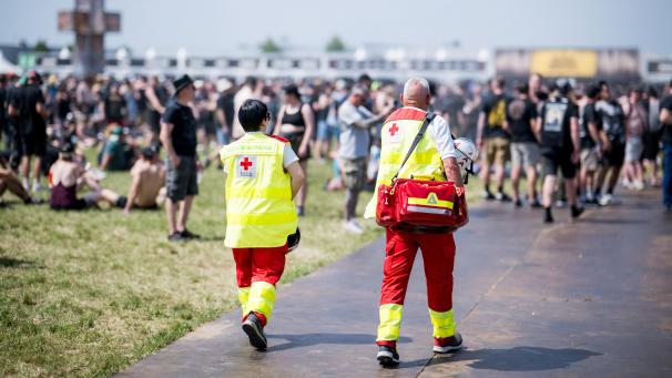 <p>Sonnencreme, Wasser, Metal: Graspop istunter Extrembedingungen gestartet.</p>