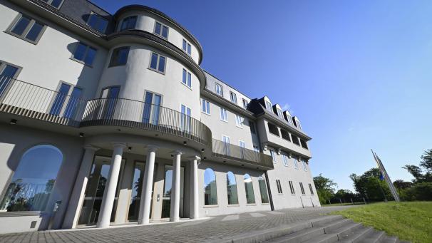 <p>Blick auf das Parlament der DG</p>