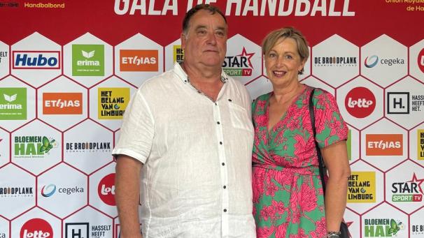 <p>Guido Lausberg erhielt vom Landesverband die Belohnung für ein halbes Jahrhundert im Dienst des HC Eynatten bzw. HC Eynatten-Raeren.</p>