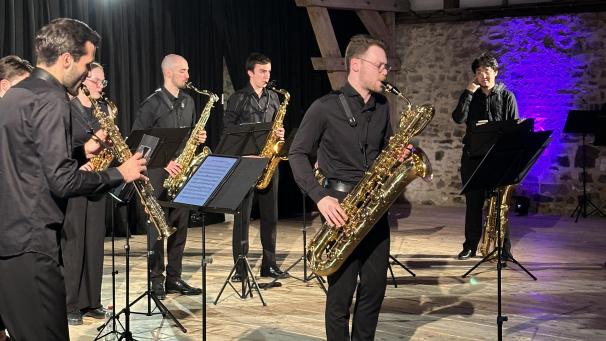 <p>Das Saxophonensemble des Königlichen Konservatoriums Brüssel mit Joris Rompen (Mitte) am Baritonsaxophon</p>