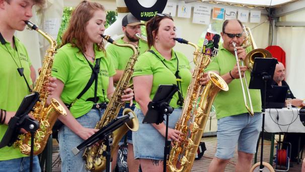 <p>Die Brassband „Les Mineux d’Aredje“ brachte das Festzelt abschließend zum Beben.</p>