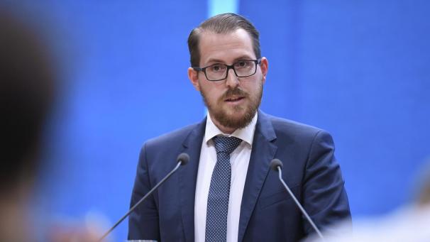 <p>Enorme Herausforderung: Beschäftigungsminister Jérôme Franssen bezog am Montagabend im PDG Stellung zur föderalen Arbeitsmarktreform.</p>