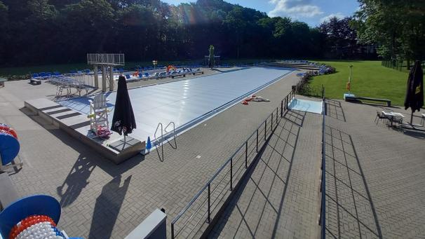 <p>Blick auf den Außenbereich des Eupener Wetzlarbads: Die Anlage soll sich am 4. und 5 Juli in eine musikalische Sommeroase verwandeln.</p>