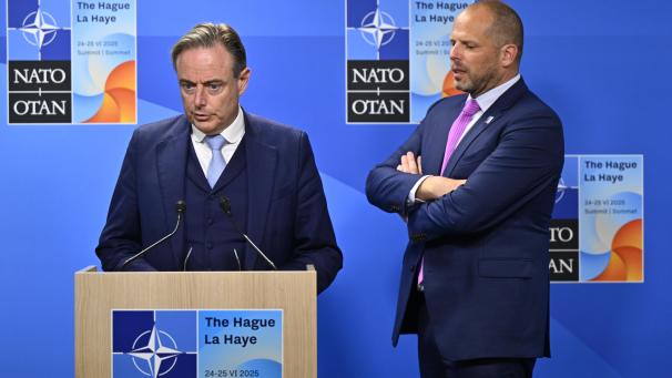 <p>„Für Belgien beginnt einer neuer Marathon“: Premier De Wever (l.) und Verteidigungsminister Francken bei einer Pressekonferenz nach dem Gipfel.</p>