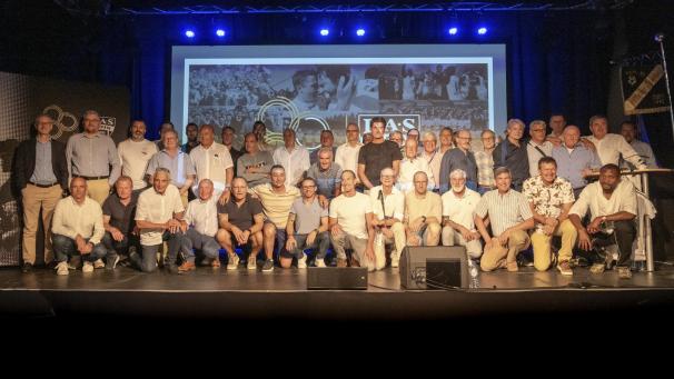<p>Ehemalige Gruppenfoto 80 Jahre KAS Eupenn Foto Marc Cürtz</p>