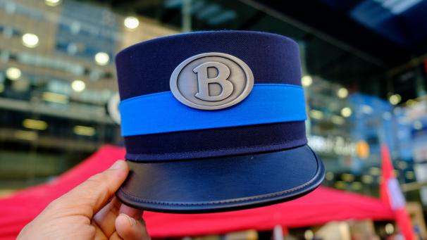 <p>Die belgische Eisenbahngesellschaft SNCB will trotz Widerstand den spanischen Hersteller CAF für einen milliardenschweren Zugauftrag bevorzugen.</p>