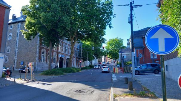 <p>Der Kaperberg zählt zu den meistbefahrenen Straßen in Eupen: Ab Montag wird er wegen Asphaltarbeiten für den Verkehr gesperrt.</p>