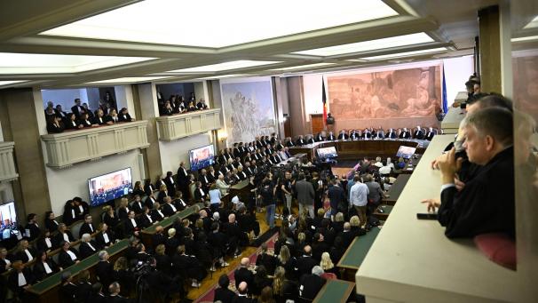 <p>Vollbesetzter Justizpalast: Hunderte Richterinnen, Richter und Justizbedienstete versammelten sich am Freitag in Brüssel, um gemeinsam gegen die anhaltende Unterfinanzierung der Justiz zu protestieren.</p>