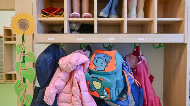 <p>Seit einem Schuljahr können in Ostbelgien bereits 2,5-jährige Kinder den Kindergarten besuchen.  Eine umfassende Bilanz soll im Herbst anstehen.</p>