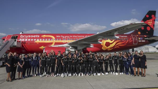 <p>Kurz vor Abflug der belgischen Fußballnationalmannschaft The Red Flames vom Brüsseler Flughafen Zaventem in Richtung Schweiz zur Europameisterschaft</p>