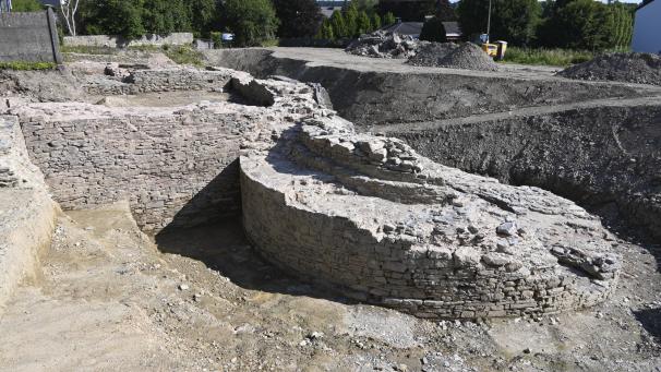 <p>Die freigelegten Mauerreste der Burg</p>