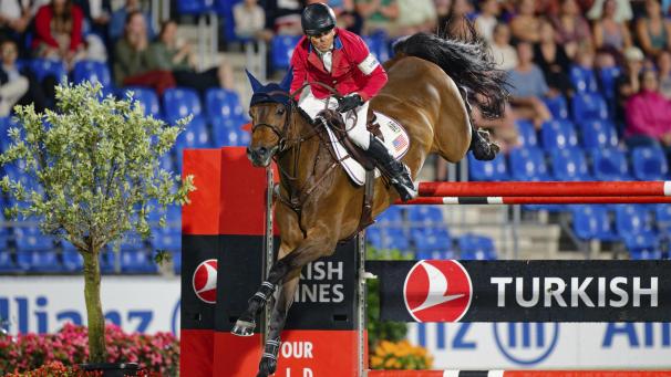 <p>Springreiter Kent Farrington aus den USA aufMyla</p>
