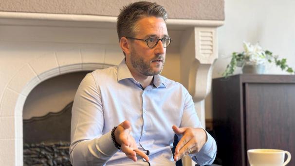 <p>„Ich möchte nicht mit dem Finger auf andere Parteien oder Listen zeigen, um einen Schuldigen für diese Misere zu suchen. Viel wichtiger ist, wie wir nun aus dieser schwierigen Situation herausfinden und eine langfristige Lösung erarbeiten“, erklärt Bürgermeister Daniel Hilligsmann.</p>