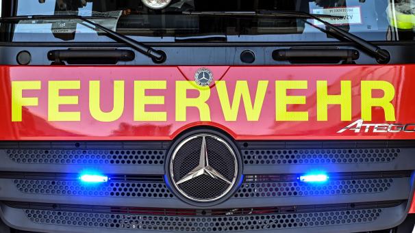 <p>Feuerwehrfahrzeug_Sy_86544181</p>