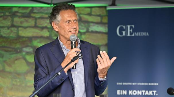 <p>Bernard Marchant, CEO der Rossel-Gruppe, fordert von Google 832 Millionen Euro Schadensersatz.</p>