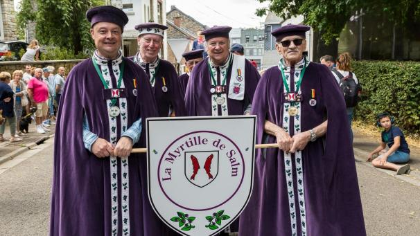 <p>Die Confrérie de la Myrtille aus Vielsalm rückt die Waldbeere in den Mittelpunkt.</p>