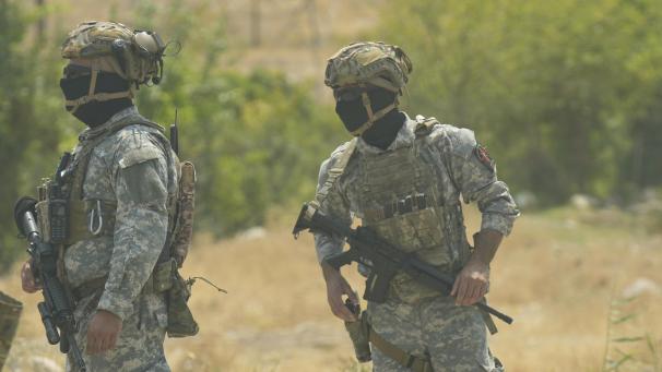 <p>Im Rahmen des Friedensprozesses mit der Türkei hat die verbotene kurdische Arbeiterpartei PKK begonnen, einen Teil ihrer Waffen niederzulegen.</p>