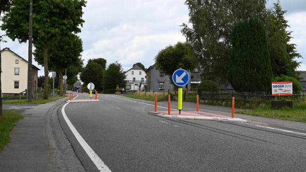 <p>Die Verkehrsinseln in Maldingen befinden sich unmittelbar vor dem Ortseingangschild.</p>
