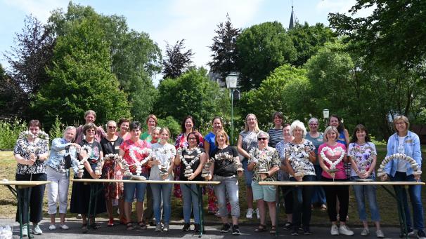 <p>Die Steinskulpturen sollen sichtbar machen, dass Wirtzfeld ein offenes Dorf ist, in dem Begegnung möglich ist.</p>