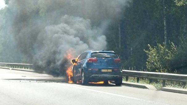 <p>Das Auto konnte rechtzeitig auf dem Pannenstreifen abgestellt werden.</p>