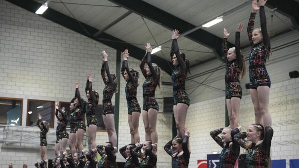 <p>Balance und Synchronität: Die Showgruppe des KTSV Recht präsentierte beim Qualifikationsauftritt ihre fünfminütige Choreografie mit spektakulären Hebefiguren.</p>