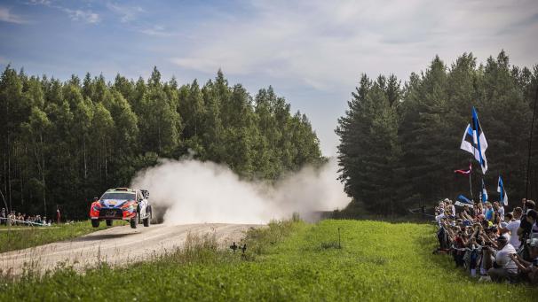 <p>Thierry Neuville im Hyundai</p>