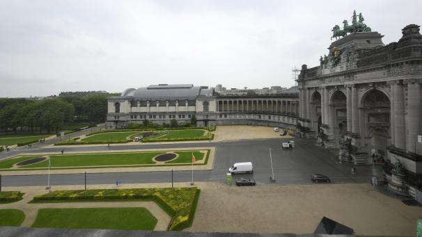 <p>Der Jubelpark in Brüssel mit dem markanten Triumphbogen: Die geplante umfassende Sanierung des historischen Areals wurde laut Zeitungsangaben drastisch gekürzt und auf unbestimmte Zeit verschoben.</p>