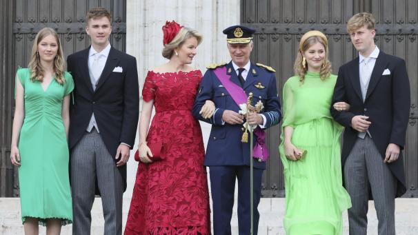 <p>Prinzessin Eleonore, Prinz Gabriel, Königin Mathilde, König Philippe, Kronprinzessin Elisabeth und Prinz Emmanuel (v.l.) bei der Te Deum-Messe anlässlich des belgischen Nationalfeiertags in der Kathedrale St. Michael und St. Gudula in Brüssel</p>