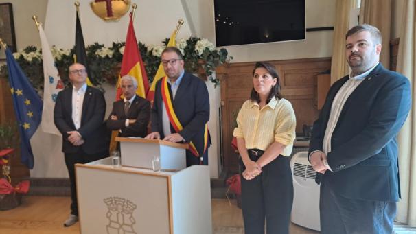 <p>Bei seiner Ansprache im Rathaus überraschte  Bürgermeister Thomas Lennertz mit der Bekanntgabe von zwei wichtigen kommunalpolitischen Entscheidungen.</p>