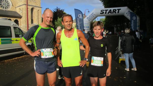 <p>Das Podium über 4,5 Kilometer: Michael Skiba (Zweiter), Sieger Vladislav Heints und Simon Bastin (Dritter)</p>