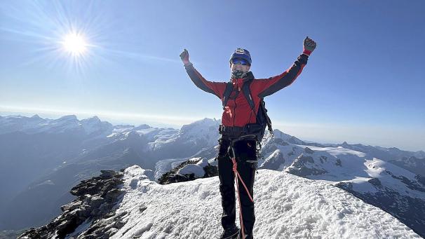 <p>Der Alpinist Emil Hilgers aus Atzerath erreicht nach knapp drei Stunden Aufstieg den Gipfel des 4.478 Meter hohen Matterhorns. Damit hat er sich einen lang gehegten Traum erfüllt.</p>