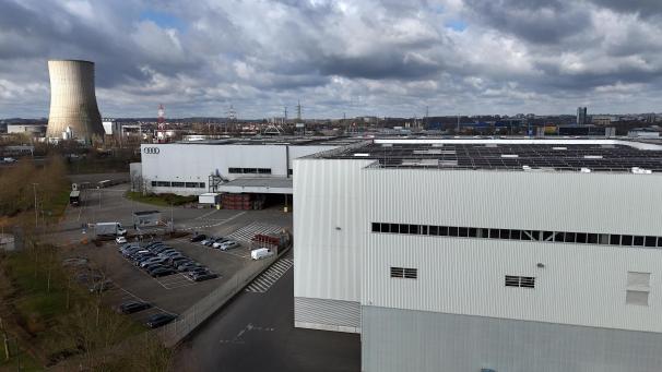 <p>Ein Blick von oben auf das Audi-Werk in der Brüsseler Gemeinde Forest</p>