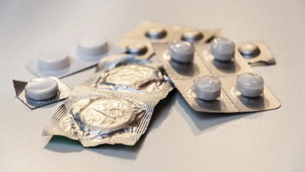 <p>Der Eigenanteil für bestimmte Arzneimittel wird im kommenden Jahr erhöht – das soll Millionen sparen.</p>