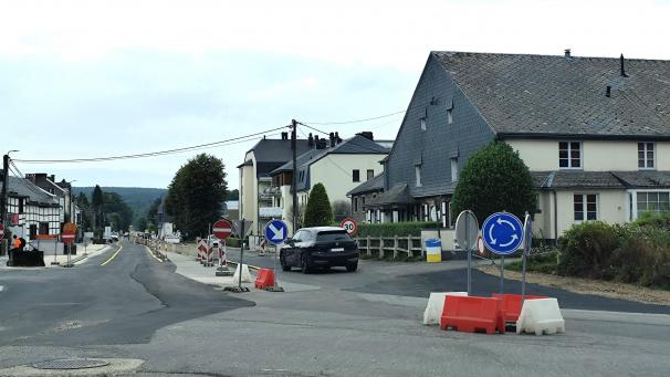 <p>In Francorchamps wurde ein provisorischer Kreisverkehr eingerichtet.</p>