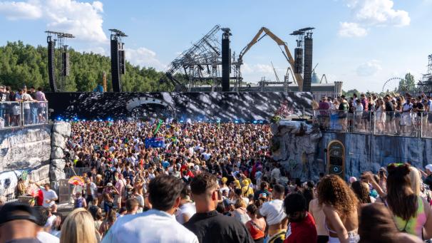 <p>Ein Blick auf die neue Mainstage in Boom</p>