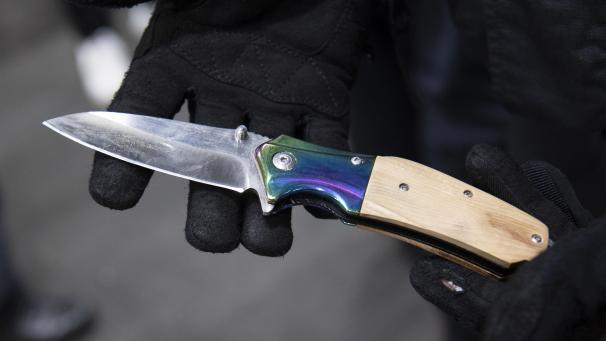 <p>Ein_Messer_Illustrat_86747216</p>