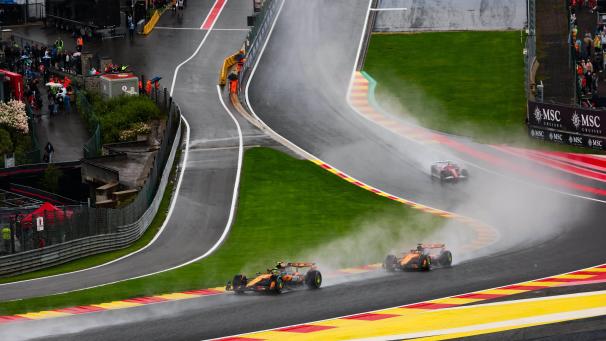 <p>Wegen des Regens wurde der Start des Rennens in Spa-Francorchamps verschoben.</p>