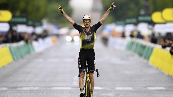 <p>Ein Jahr nach Olympia-Bronze feiert Wout van Aert schon wieder in Paris.</p>
