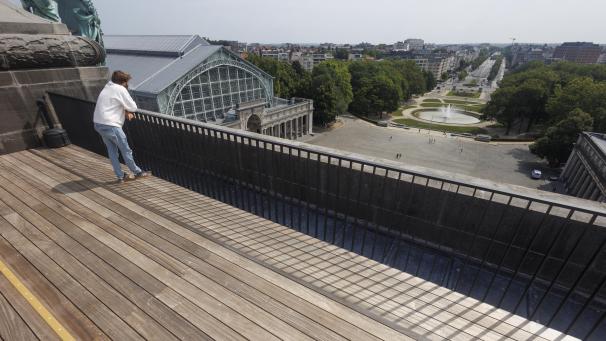 <p>Der Zugang zu den Panoramaterrassen erfolgt ausschließlich über das Königliche Museum der Armee und Militärgeschichte im Park.</p>